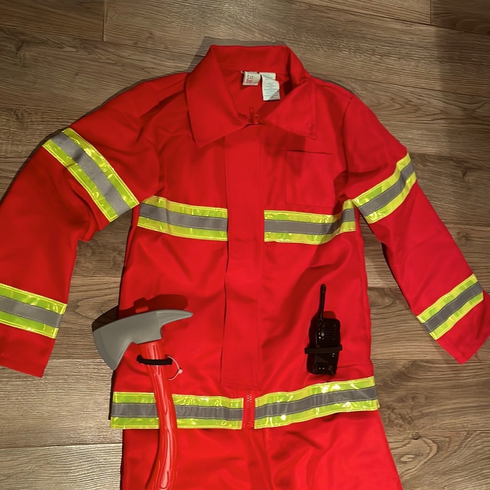 Kids firefighter halloween costume 7-8 yrs old
